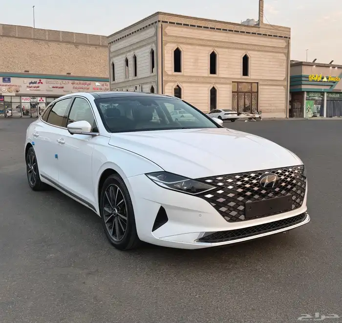 ازيرا 2023 بنورما فل كامل بحالة الوكاله للبيع 7