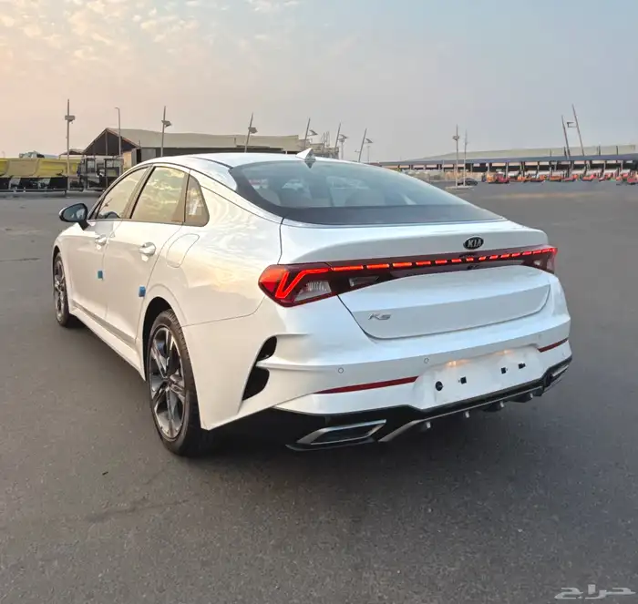 كيا K5 اعلا مواصفات بدون بنورما 2021 داخل جملي للبيع 3