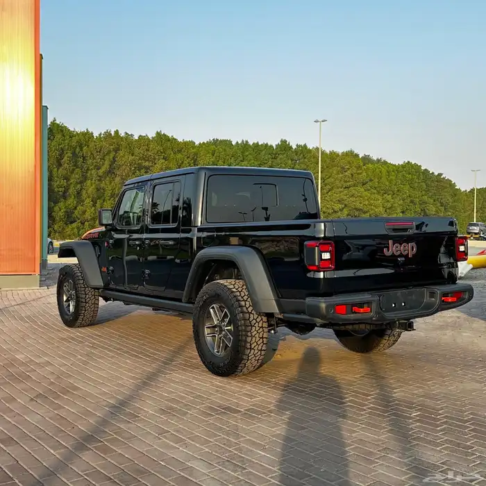 جلاديتر جيب 2025 اسود موهافي 1