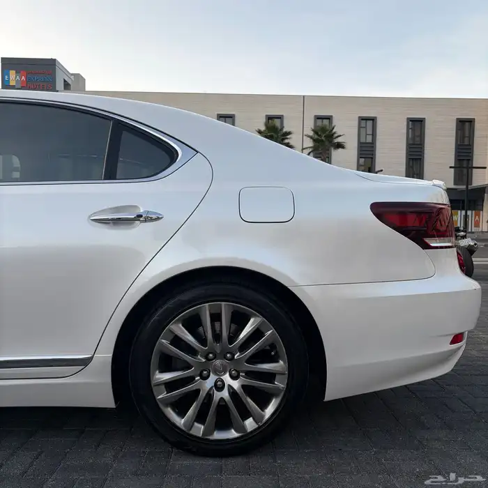 لكزس LS460L VIP موديل 2016 شبه مخزن 7