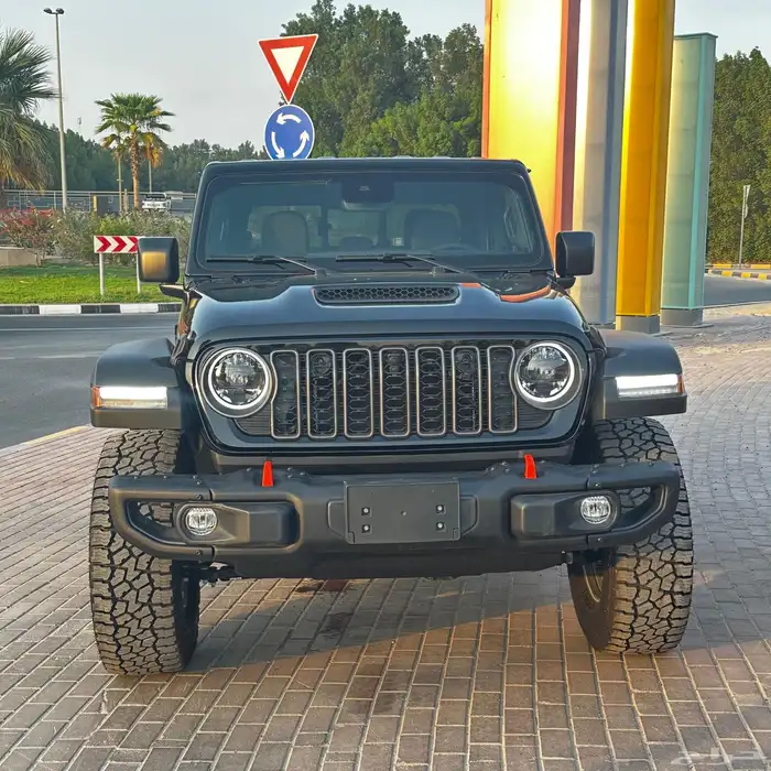 جلاديتر جيب 2025 اسود موهافي 2