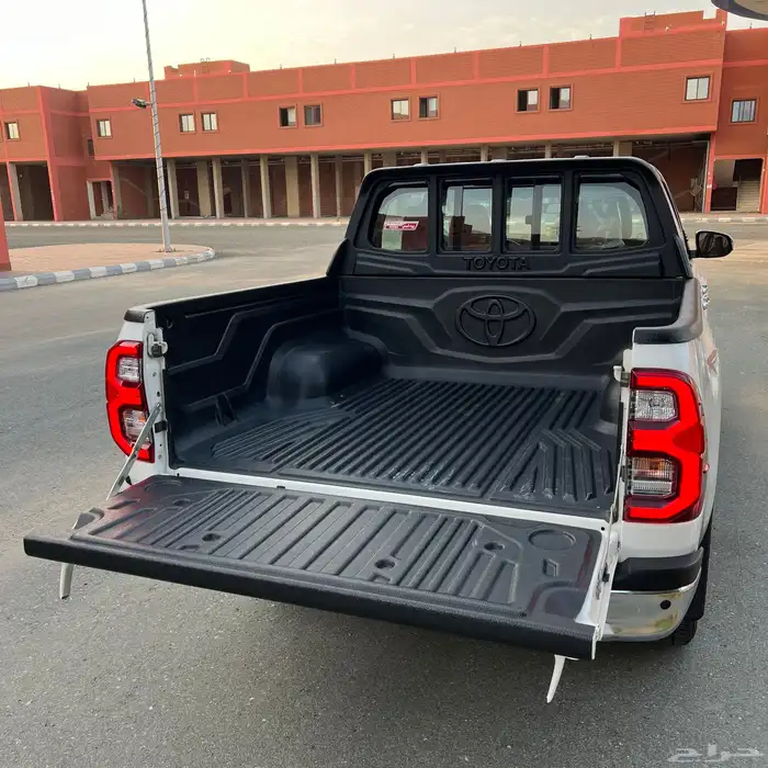 هايلكس 2024 محرك 2800 ديزل قير تماتيك بحالة الوكالة 12