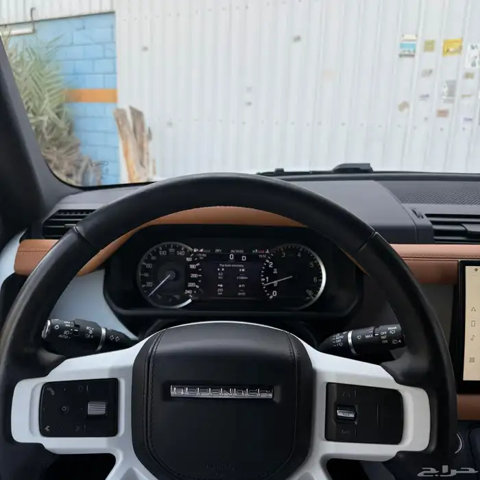 لاند روفر ديفندر 2023 7