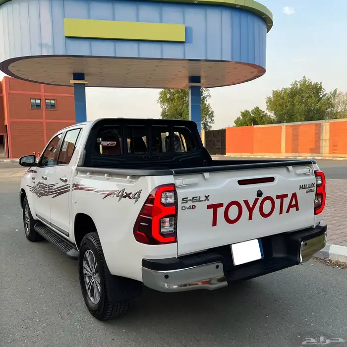 هايلكس 2024 محرك 2800 ديزل قير تماتيك بحالة الوكالة 9