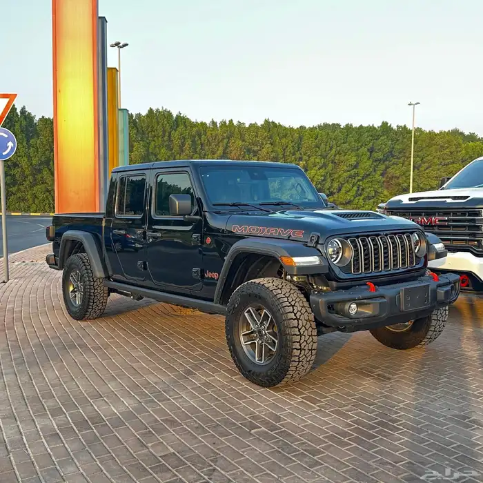 جلاديتر جيب 2025 اسود موهافي 17