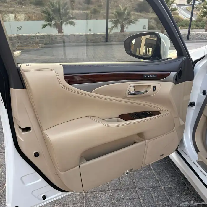 لكزس LS460L VIP موديل 2016 شبه مخزن 28