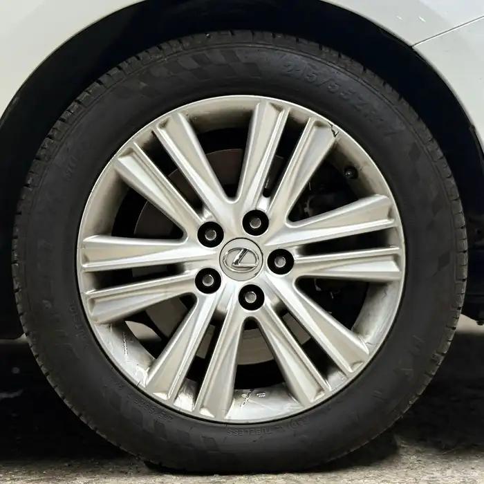 لكزس ES350 بانوراما 2014 مالك الأول من وكاله 17