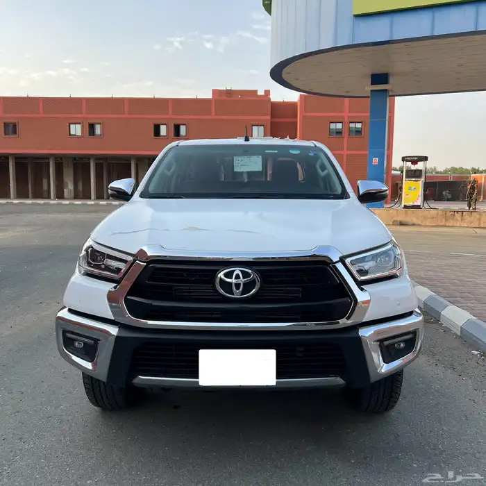 هايلكس 2024 محرك 2800 ديزل قير تماتيك بحالة الوكالة 24