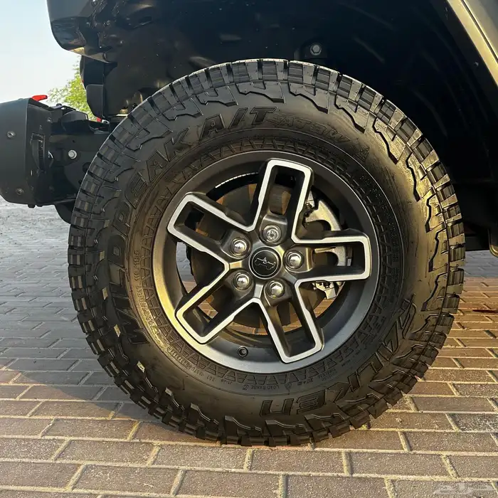 جلاديتر جيب 2025 اسود موهافي 5