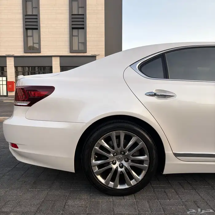 لكزس LS460L VIP موديل 2016 شبه مخزن 10