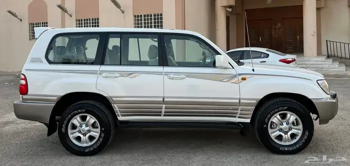 لاندكروزر V-XR نص فل 2004 8