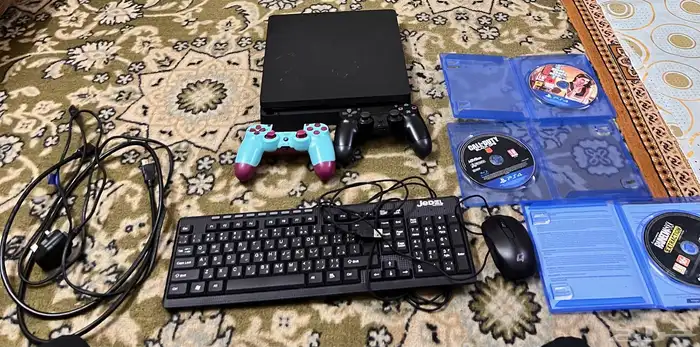 السلام عليكم سوني 4 للبيع سليم 550 4