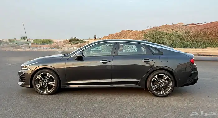 كيا K5 فل كامل بدون بنورما 2020 داخل جملي نضيفه للبيع 2