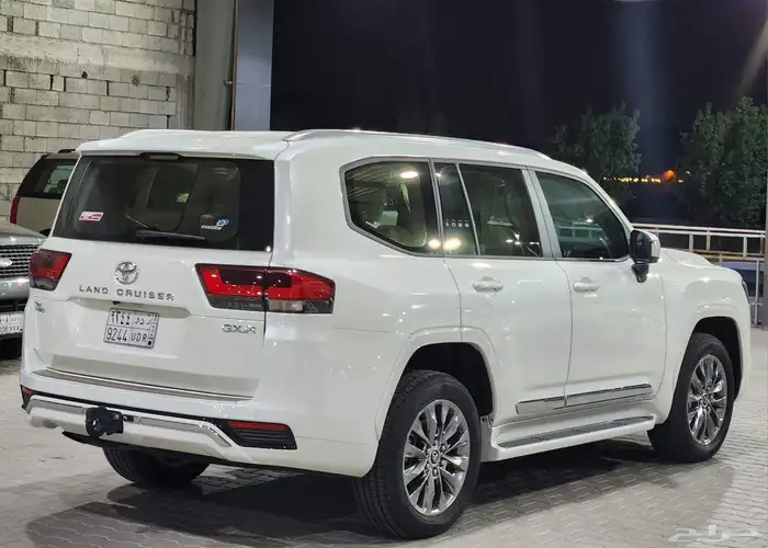 لاندكروزر 2023 GXR-4 4