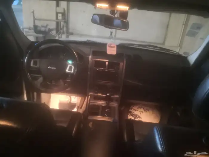 شيروكي ليبرتي قصير 2010 11