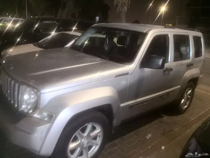 شيروكي ليبرتي قصير 2010 1