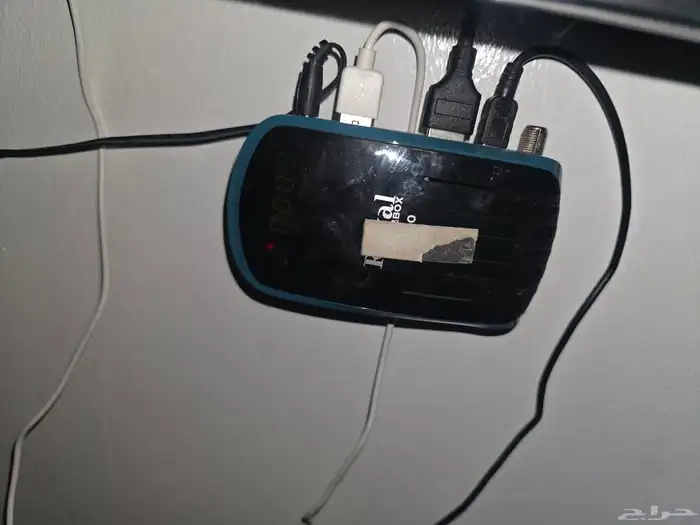 شاشة TCL 65 بوصه معها سيرفر مفتوح 7سنوات 8