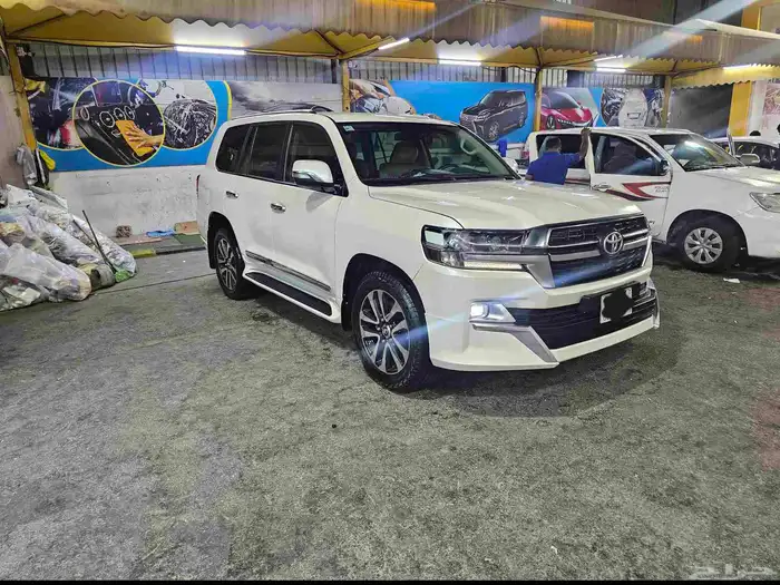 تيوتا لاندكروزر جي اكس ار v6 موديل 2020 1
