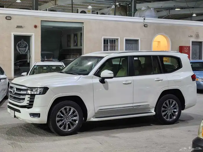 لاندكروزر 2023 GXR-4 7