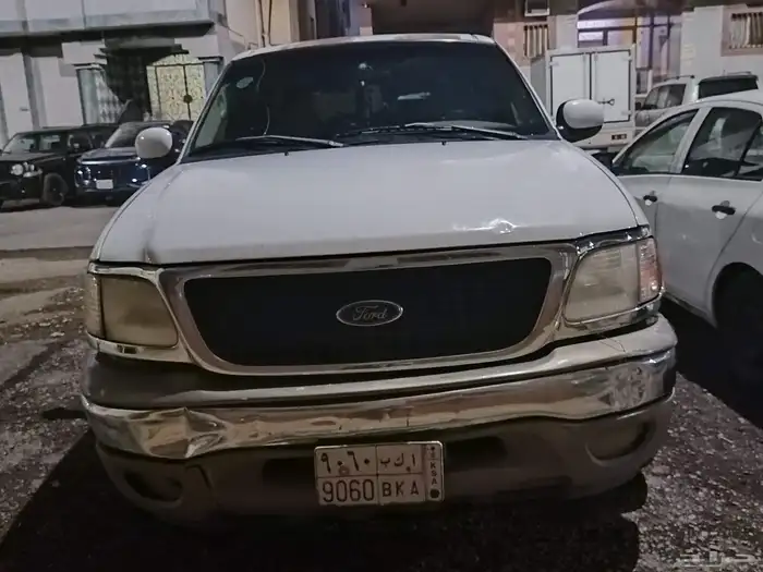 للبيع سيارة فورد اكسبديشن2001 0