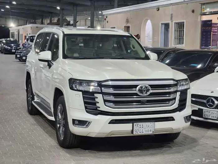 لاندكروزر 2023 GXR-4 3