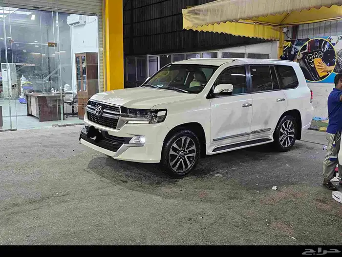 تيوتا لاندكروزر جي اكس ار v6 موديل 2020 3