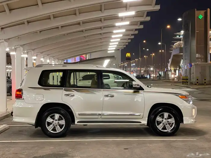 تويوتا لاند كروزر 2014 فل 3