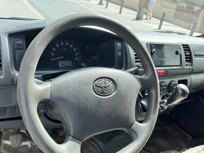 باص هايس تويوتا 4