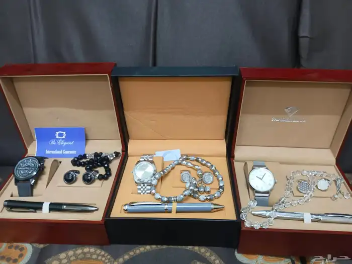 طقم رجالي فاخر وجديد لم يستخدم يحتوي على(ساعة قلم كبك مسبحة) 1