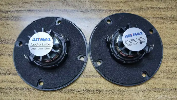 A pair of highfrequency speakers high and not low frequency 2