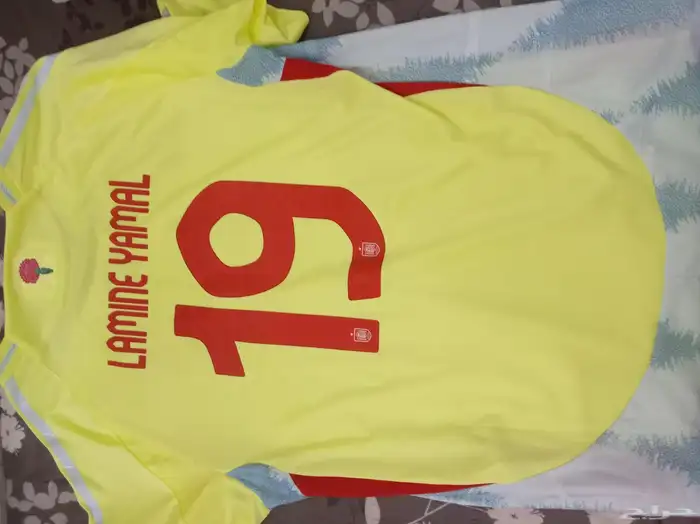 تيشيرت منتخب اسبانيا مع طباعة لامين 1