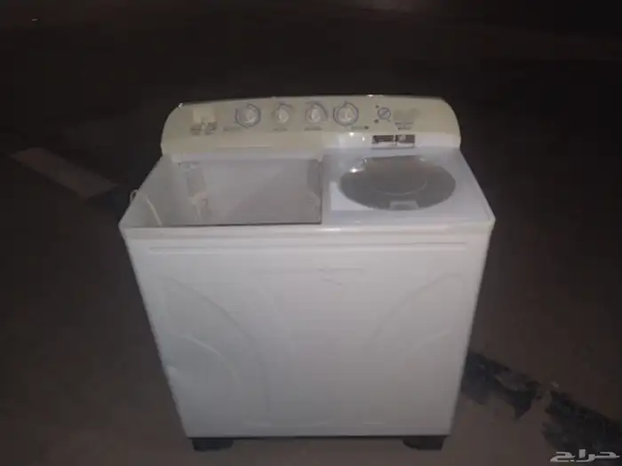 غساله كبيره الحاله جيده المنشفه خربانه فقط 150ريال بدون تفاو 1