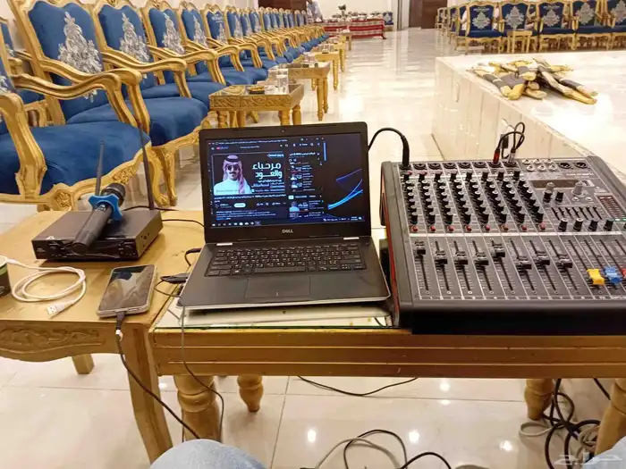 ديجي رجال وسماعات وسيوف ومهندس صوت 1