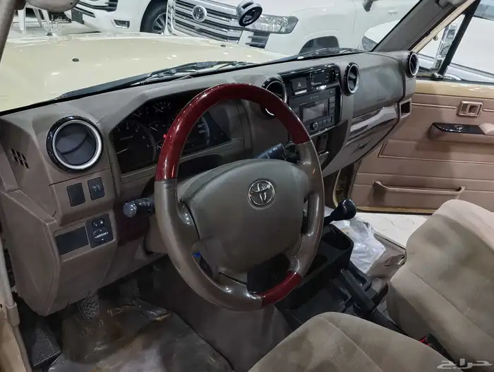 للبيع تويوتا شاص 2022 سعودي رفرف فل كامل شرط بدي ومحركات 17