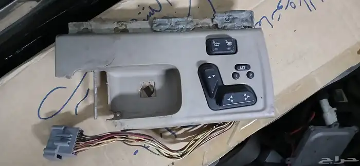 للبيع قطع غيار فورد لينكون تاون كار 41