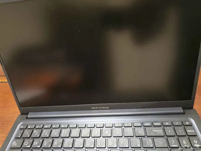 للبيع لابتوب ASUS Vivobook 15 شبه جديد استخدام 5 أيام فقط 5