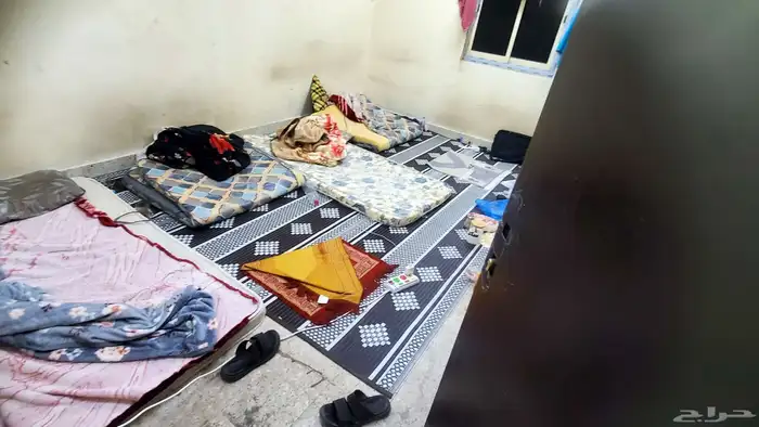 سكن عزابي ناقصنا اثنين اشخاص على الشخص 300 1