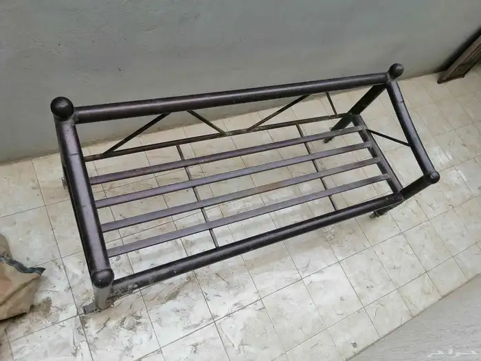 كراسي حديد 1
