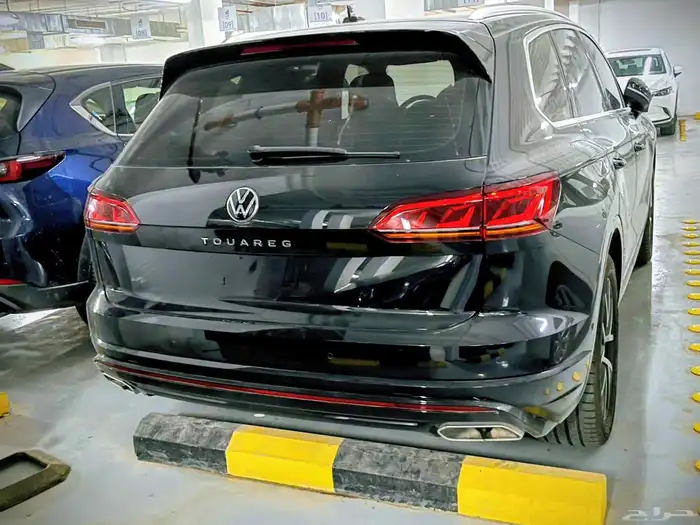 جيب طوارق أسود R-line 2022 Touareg SUV ضمان ساري 9
