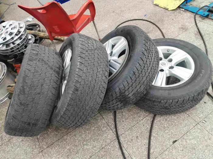 جنوط لاند كروزر. 2015 أصلي وكالة 6