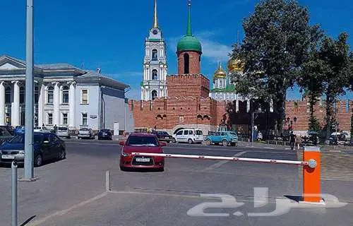 بوابات مواقف السيارات الإيطالية Nice و BFT 5