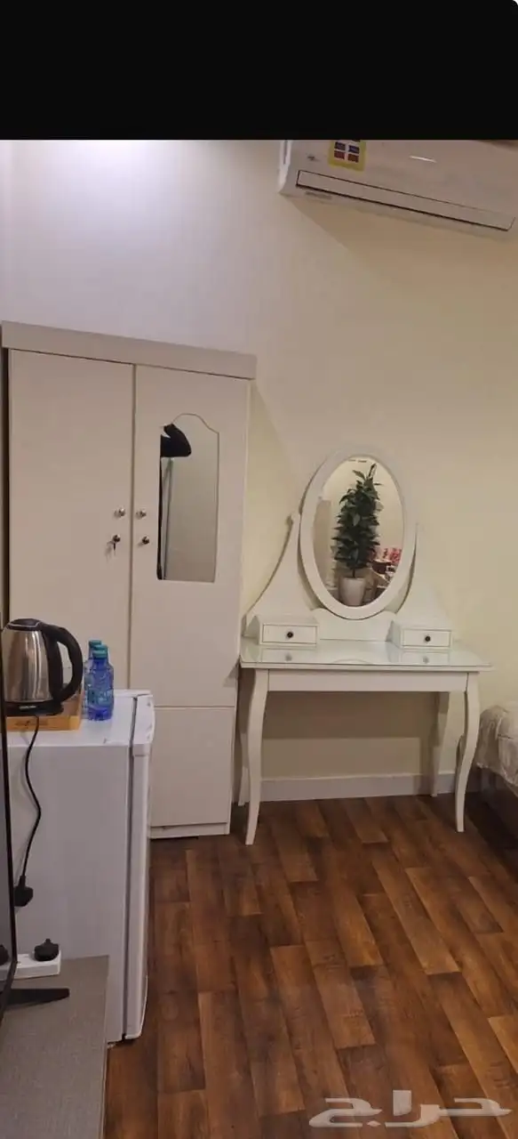 سرير نفرين ودولاب وتسريحةوكنبة نفرين مستعجل 0