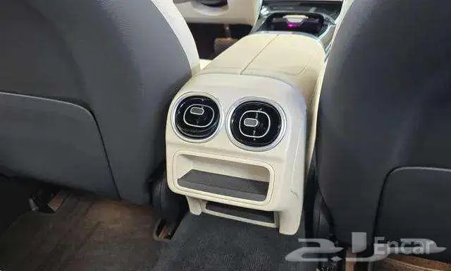 مرسيدس C200 موديل 2024 10