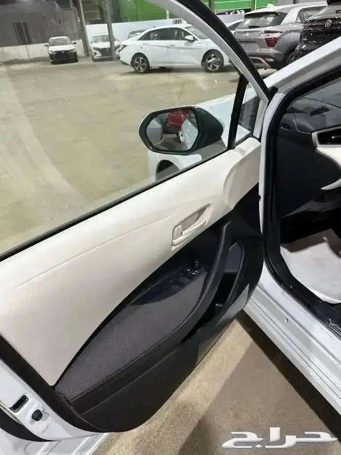 تويوتاكورولا XLI 2.0 طيس 2025 ابيض كاش اقساط 8