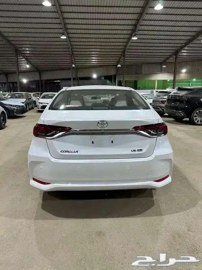 تويوتاكورولا XLI 2.0 طيس 2025 ابيض كاش اقساط 11