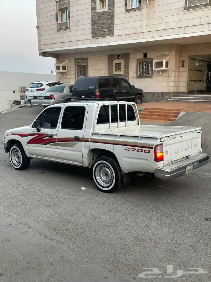 للبيع هايلكس 2001 5