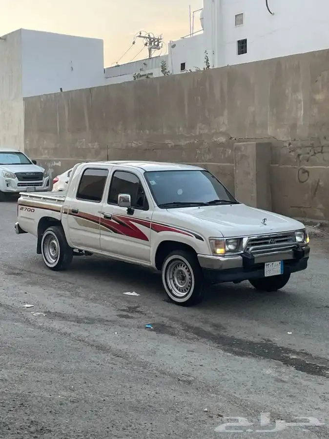 للبيع هايلكس 2001 10