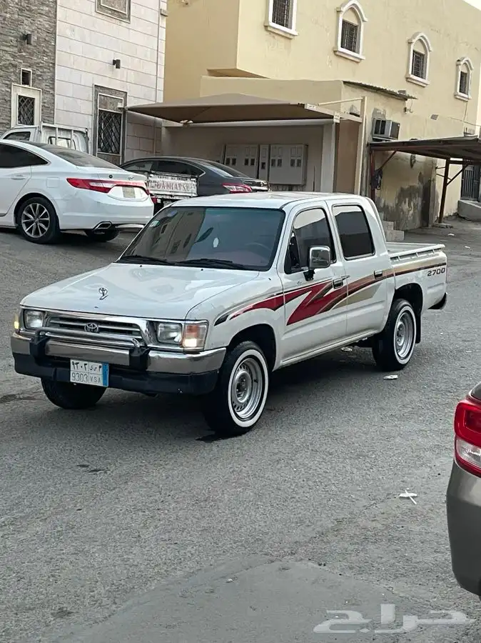 للبيع هايلكس 2001 0