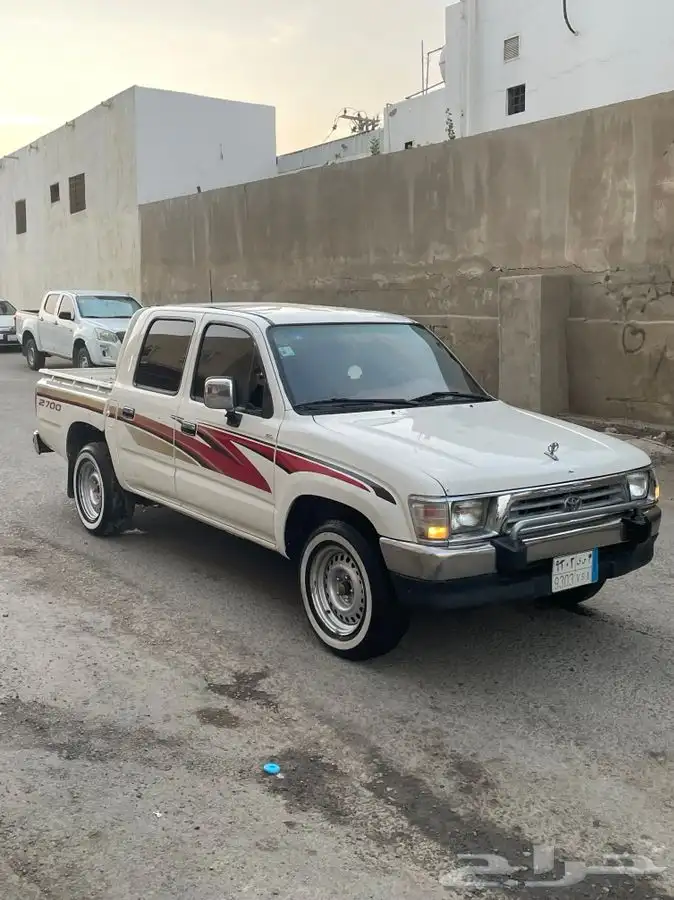 للبيع هايلكس 2001 3