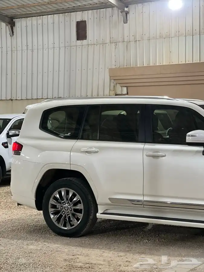 تويوتا لاندكروزر L3 4